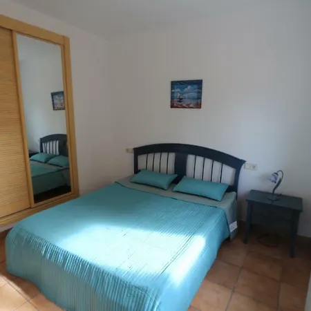 4-bedroom Mikaela With The Swimming Pool In カルプ