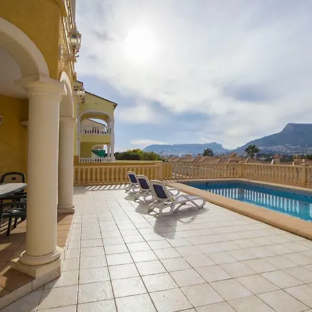 ヴィラ 4-bedroom Mikaela With The Swimming Pool In *